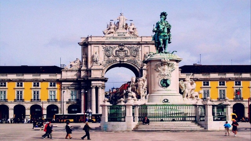 Portugal Real Estate Company : Land of the Explorers