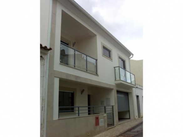 House – Lagoa (Algarve) brought to you by Janela Digital – Casa Sapo