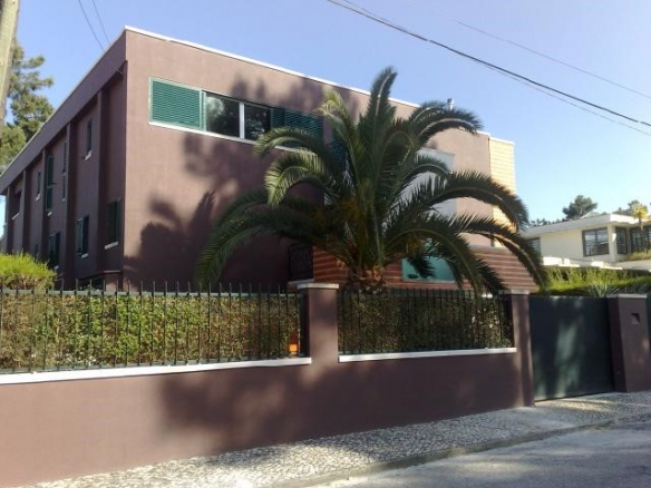 Detached House – Seixal brought to you by Janela Digital – Casa Sapo