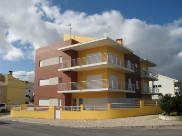 Semi-Detached House – Loures brought to you by Janela Digital – Casa Sapo