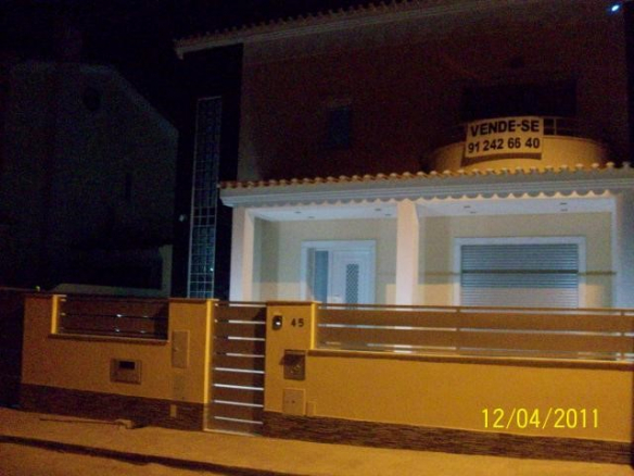 Detached House – Seixal brought to you by Janela Digital – Casa Sapo