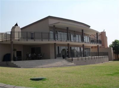 Bankenveld, Witbank Property for sale – 3 Bedroom(s) 2 Bathroom(s) – House by : Liza De Lange
