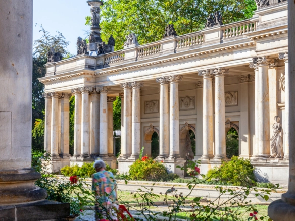 Beautiful penthouse in the most sought-after location of Berlin with 4 rooms and 2 terraces in 3 view directions